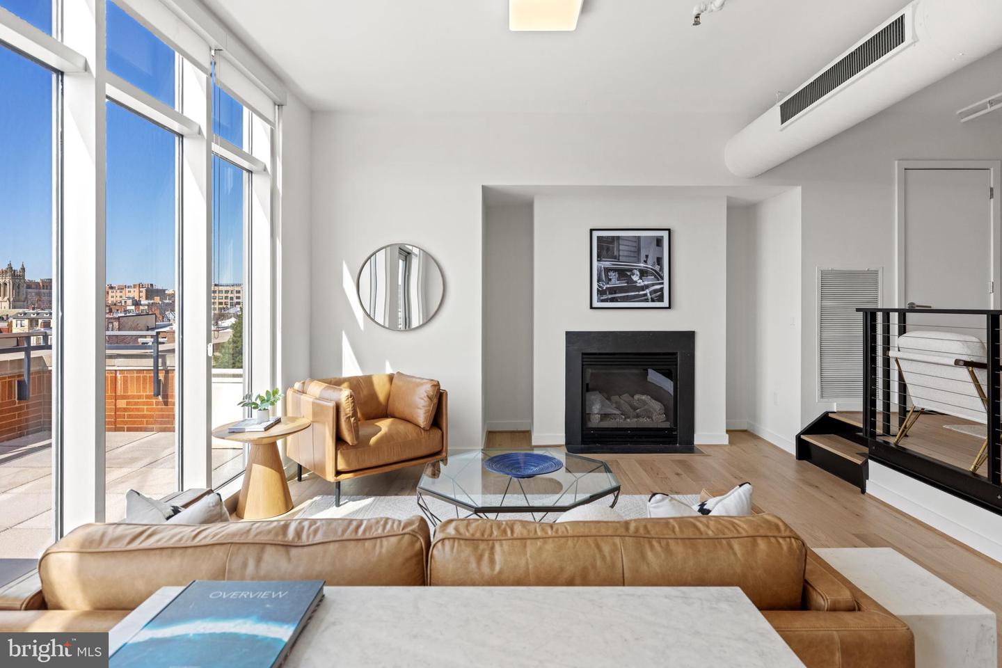 1515 15TH ST NW #606, WASHINGTON, District Of Columbia 20005, 3 Bedrooms Bedrooms, ,3 BathroomsBathrooms,Residential,For sale,1515 15TH ST NW #606,DCDC2202656 MLS # DCDC2202656