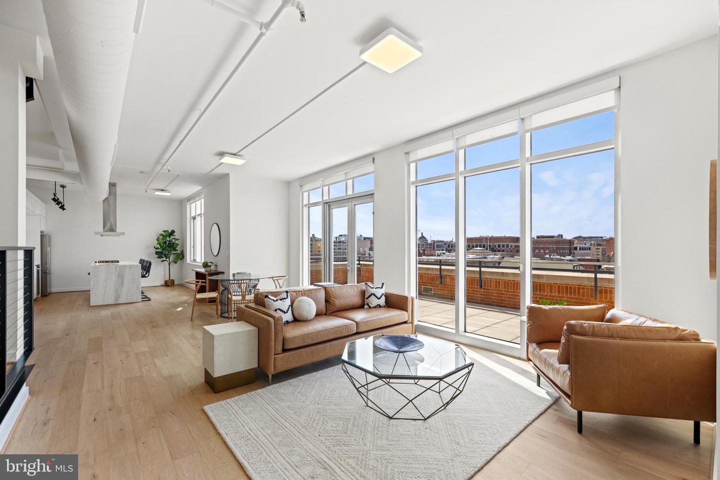 1515 15TH ST NW #606, WASHINGTON, District Of Columbia 20005, 3 Bedrooms Bedrooms, ,3 BathroomsBathrooms,Residential,For sale,1515 15TH ST NW #606,DCDC2202656 MLS # DCDC2202656