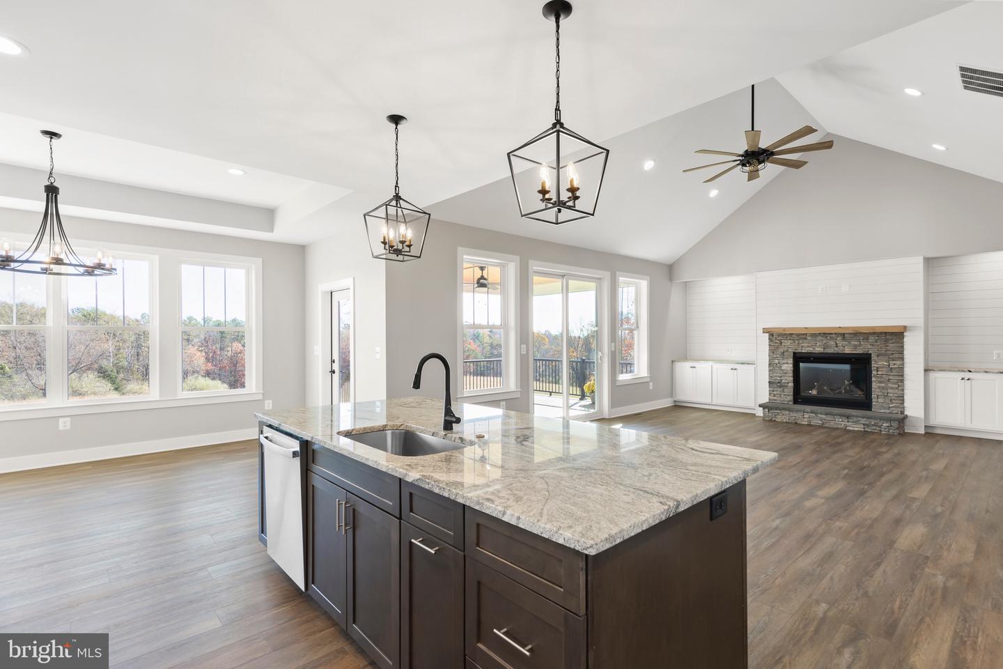 125 LAKE HOLIDAY ROAD, CROSS JUNCTION, Virginia 22625, 4 Bedrooms Bedrooms, 11 Rooms Rooms,3 BathroomsBathrooms,Residential,For sale,125 LAKE HOLIDAY ROAD,VAFV2034466 MLS # VAFV2034466