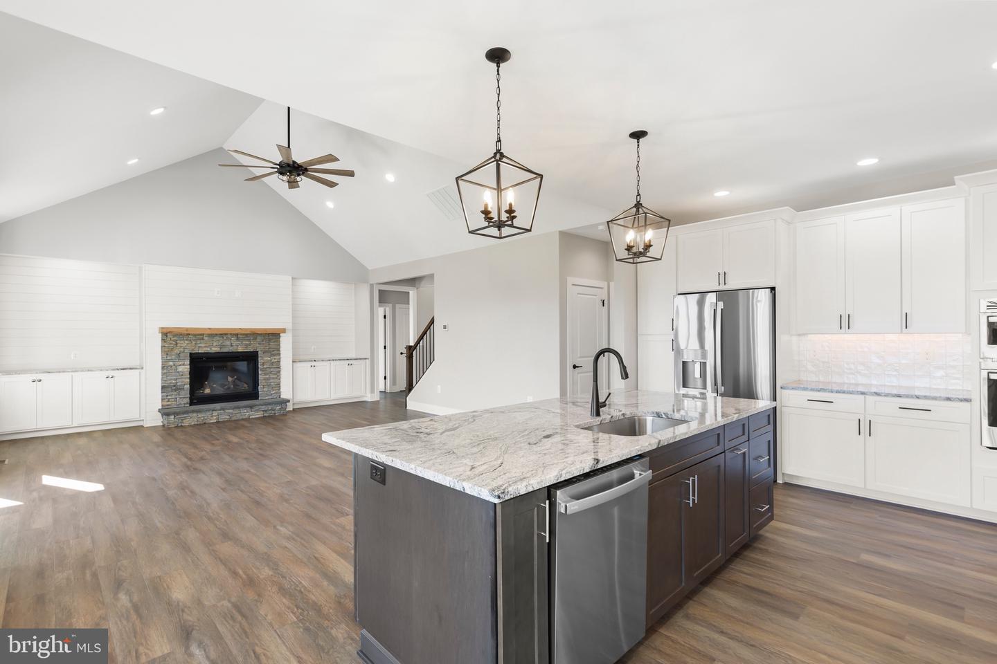 125 LAKE HOLIDAY ROAD, CROSS JUNCTION, Virginia 22625, 4 Bedrooms Bedrooms, 11 Rooms Rooms,3 BathroomsBathrooms,Residential,For sale,125 LAKE HOLIDAY ROAD,VAFV2034466 MLS # VAFV2034466