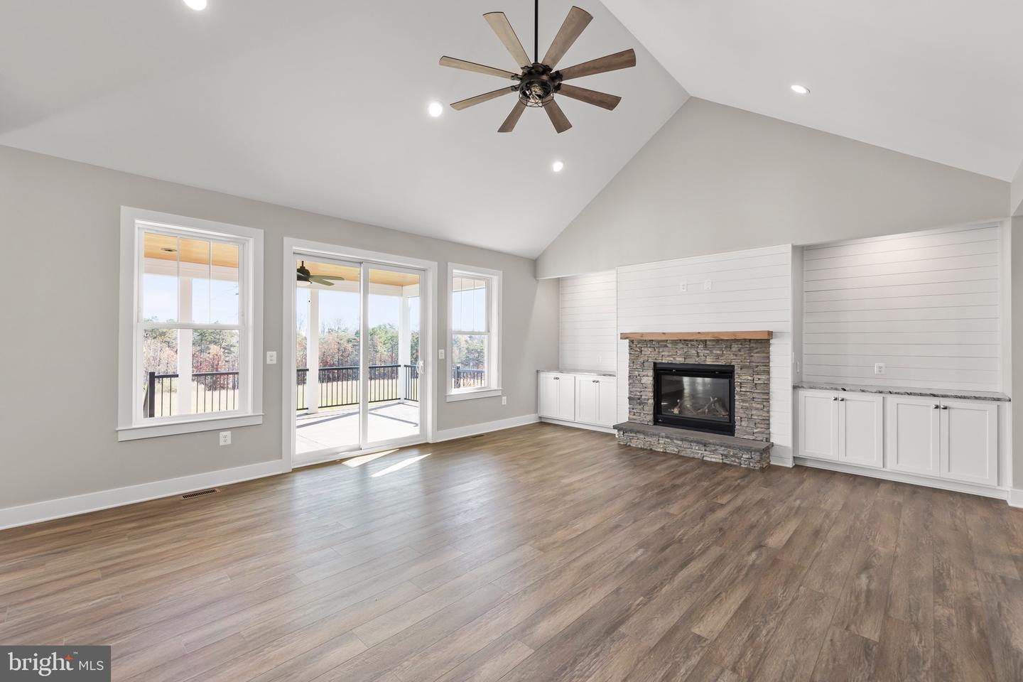 125 LAKE HOLIDAY ROAD, CROSS JUNCTION, Virginia 22625, 4 Bedrooms Bedrooms, 11 Rooms Rooms,3 BathroomsBathrooms,Residential,For sale,125 LAKE HOLIDAY ROAD,VAFV2034466 MLS # VAFV2034466