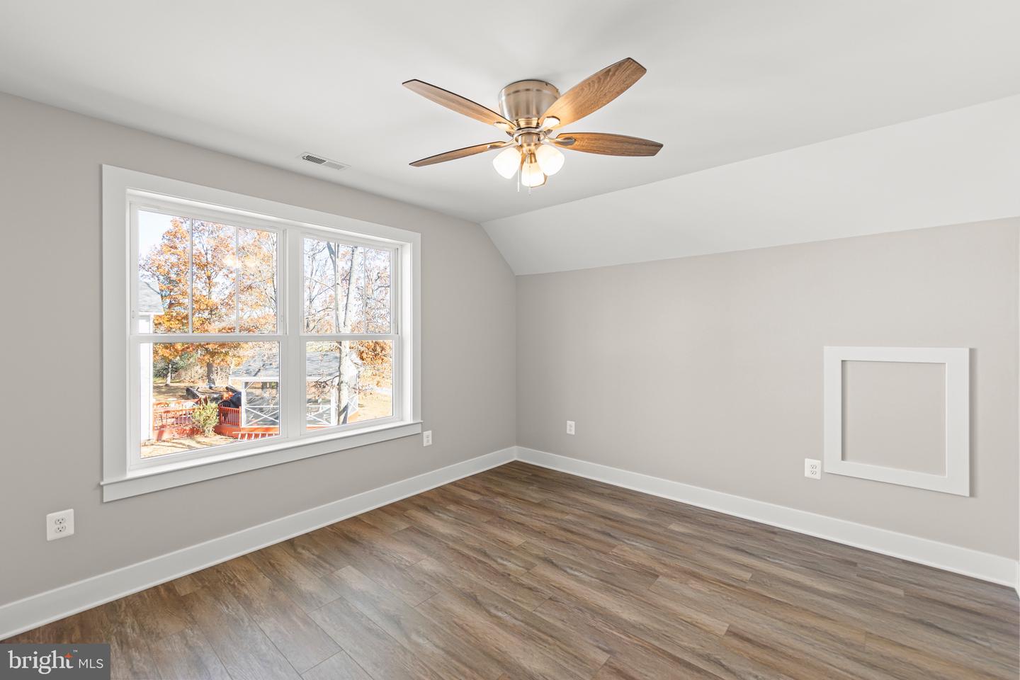 125 LAKE HOLIDAY ROAD, CROSS JUNCTION, Virginia 22625, 4 Bedrooms Bedrooms, 11 Rooms Rooms,3 BathroomsBathrooms,Residential,For sale,125 LAKE HOLIDAY ROAD,VAFV2034466 MLS # VAFV2034466
