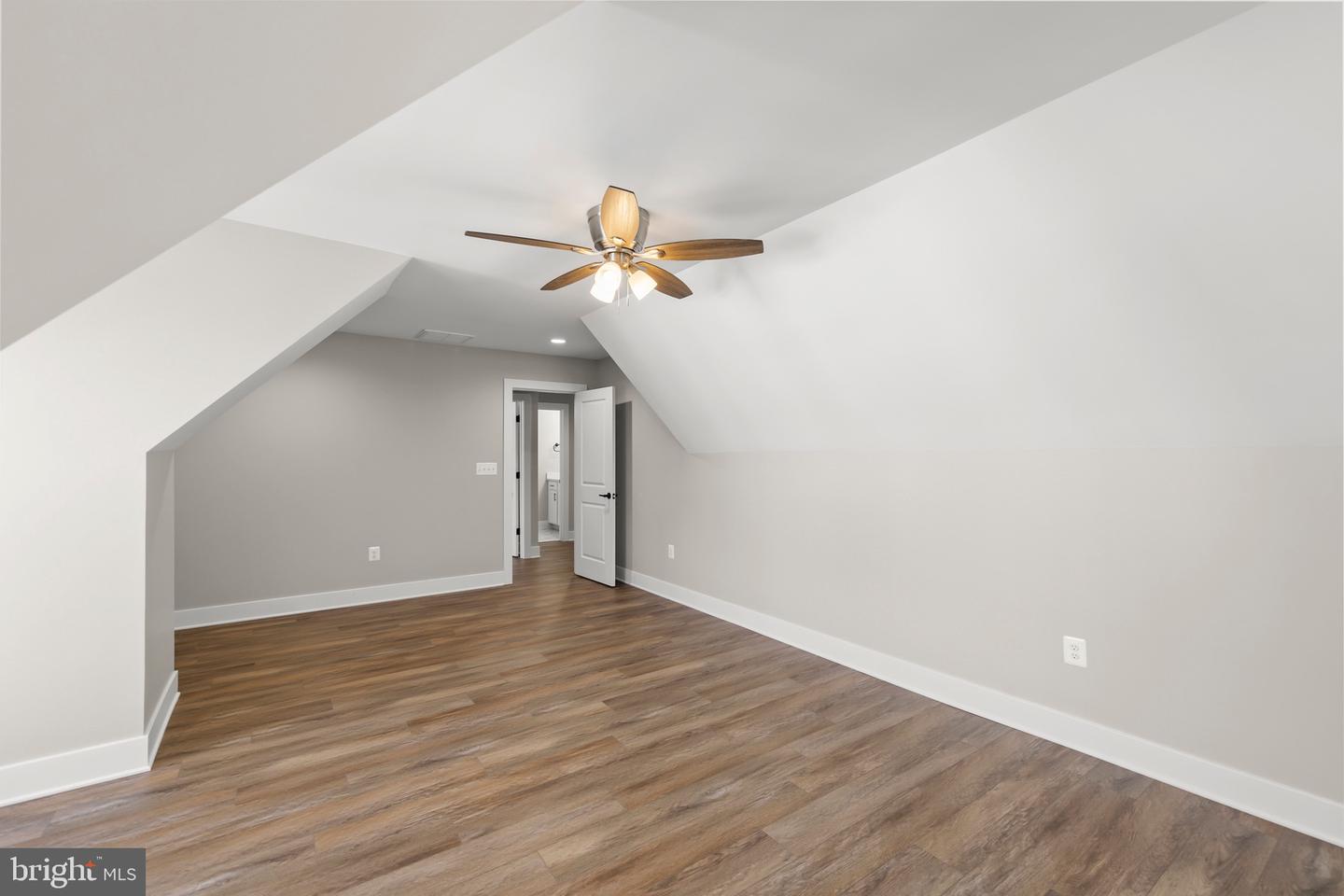 125 LAKE HOLIDAY ROAD, CROSS JUNCTION, Virginia 22625, 4 Bedrooms Bedrooms, 11 Rooms Rooms,3 BathroomsBathrooms,Residential,For sale,125 LAKE HOLIDAY ROAD,VAFV2034466 MLS # VAFV2034466