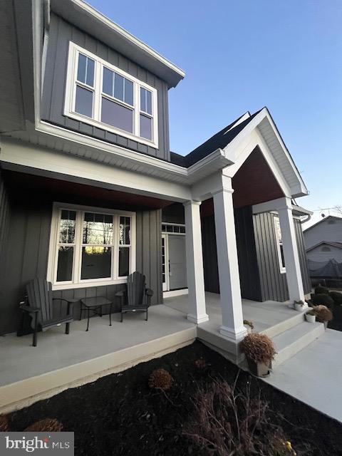 125 LAKE HOLIDAY ROAD, CROSS JUNCTION, Virginia 22625, 4 Bedrooms Bedrooms, 11 Rooms Rooms,3 BathroomsBathrooms,Residential,For sale,125 LAKE HOLIDAY ROAD,VAFV2034466 MLS # VAFV2034466