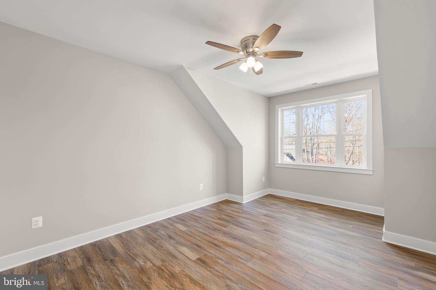 125 LAKE HOLIDAY ROAD, CROSS JUNCTION, Virginia 22625, 4 Bedrooms Bedrooms, 11 Rooms Rooms,3 BathroomsBathrooms,Residential,For sale,125 LAKE HOLIDAY ROAD,VAFV2034466 MLS # VAFV2034466