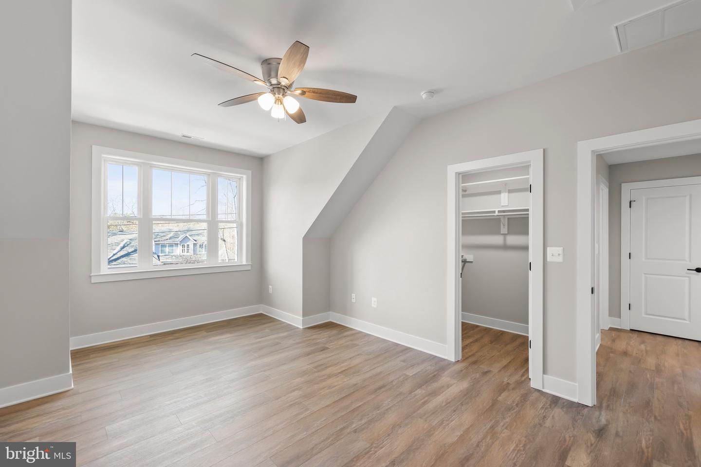 125 LAKE HOLIDAY ROAD, CROSS JUNCTION, Virginia 22625, 4 Bedrooms Bedrooms, 11 Rooms Rooms,3 BathroomsBathrooms,Residential,For sale,125 LAKE HOLIDAY ROAD,VAFV2034466 MLS # VAFV2034466