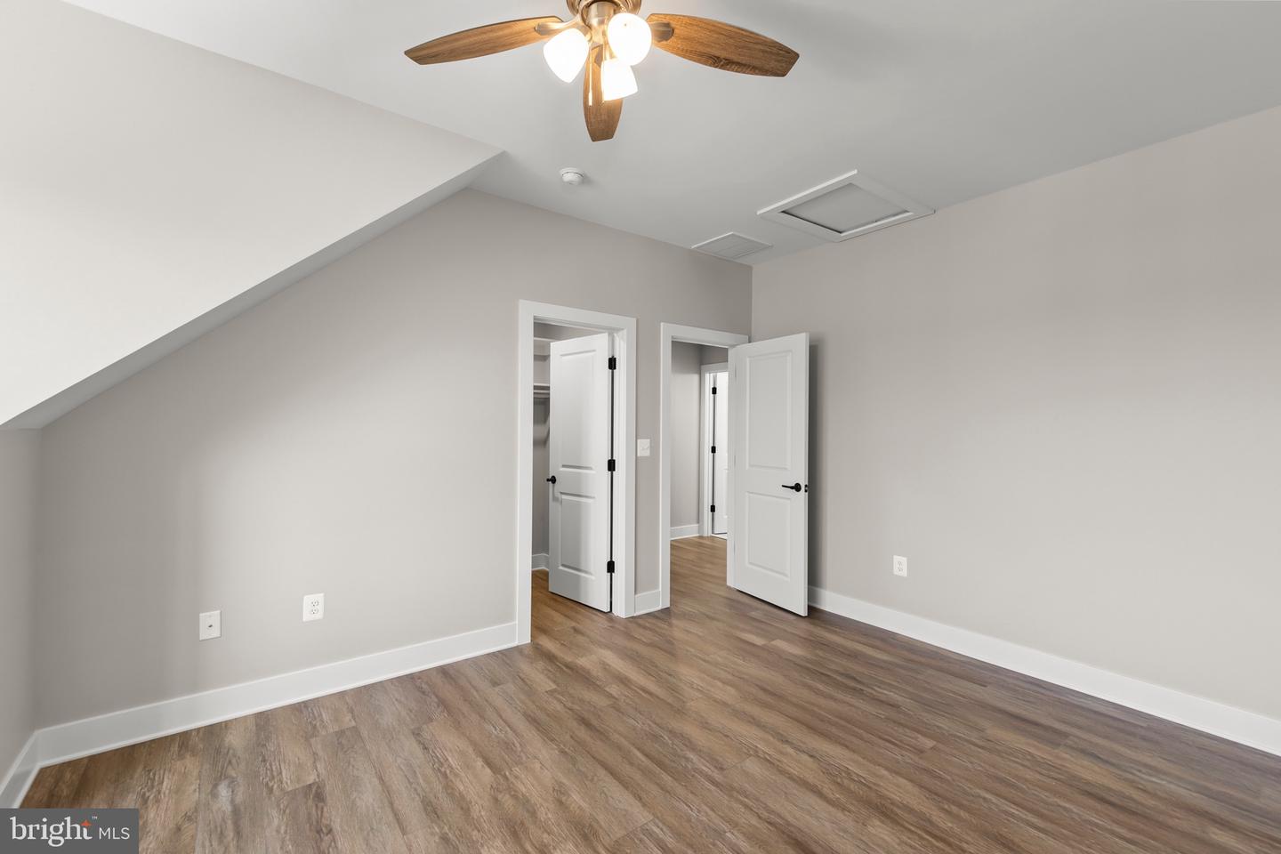 125 LAKE HOLIDAY ROAD, CROSS JUNCTION, Virginia 22625, 4 Bedrooms Bedrooms, 11 Rooms Rooms,3 BathroomsBathrooms,Residential,For sale,125 LAKE HOLIDAY ROAD,VAFV2034466 MLS # VAFV2034466
