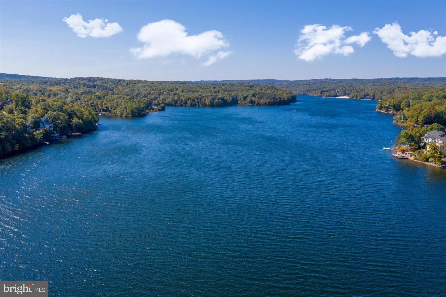 125 LAKE HOLIDAY ROAD, CROSS JUNCTION, Virginia 22625, 4 Bedrooms Bedrooms, 11 Rooms Rooms,3 BathroomsBathrooms,Residential,For sale,125 LAKE HOLIDAY ROAD,VAFV2034466 MLS # VAFV2034466