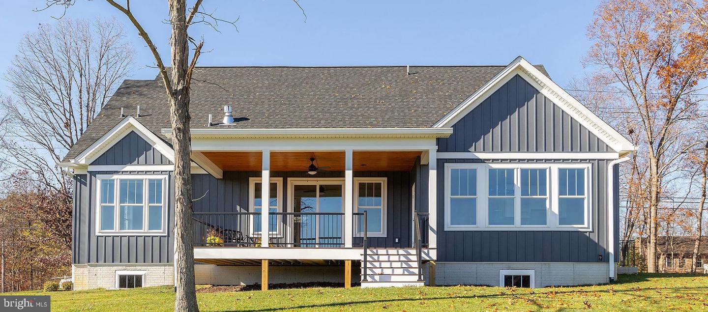 125 LAKE HOLIDAY ROAD, CROSS JUNCTION, Virginia 22625, 4 Bedrooms Bedrooms, 11 Rooms Rooms,3 BathroomsBathrooms,Residential,For sale,125 LAKE HOLIDAY ROAD,VAFV2034466 MLS # VAFV2034466
