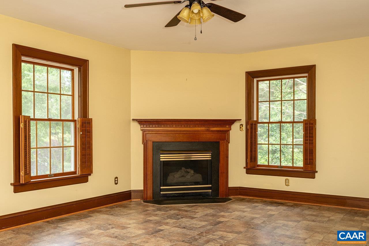 803 ALLEGHANY AVE, STAUNTON, Virginia 24401, 3 Bedrooms Bedrooms, ,1 BathroomBathrooms,Residential,For sale,803 ALLEGHANY AVE,665009 MLS # 665009