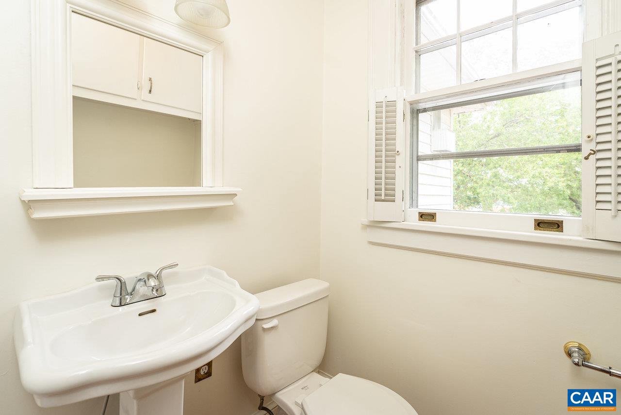 803 ALLEGHANY AVE, STAUNTON, Virginia 24401, 3 Bedrooms Bedrooms, ,1 BathroomBathrooms,Residential,For sale,803 ALLEGHANY AVE,665009 MLS # 665009