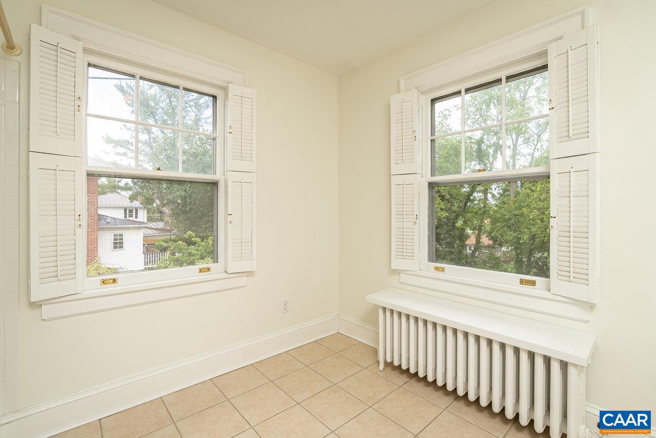 803 ALLEGHANY AVE, STAUNTON, Virginia 24401, 3 Bedrooms Bedrooms, ,1 BathroomBathrooms,Residential,For sale,803 ALLEGHANY AVE,665009 MLS # 665009