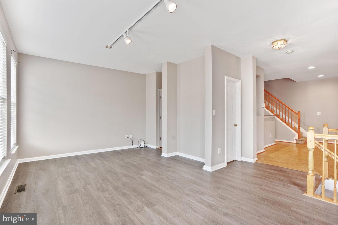 20866 ROCKINGHAM TER, STERLING, Virginia 20165, 2 Bedrooms Bedrooms, ,2 BathroomsBathrooms,Residential,For sale,20866 ROCKINGHAM TER,VALO2097982 MLS # VALO2097982