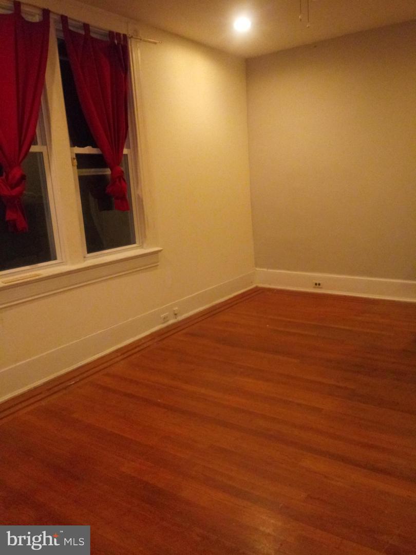 1841 NORTH CAPITOL ST NE, WASHINGTON, District Of Columbia 20002, 6 Bedrooms Bedrooms, 8 Rooms Rooms,2 BathroomsBathrooms,Residential,For sale,1841 NORTH CAPITOL ST NE,DCDC2202696 MLS # DCDC2202696