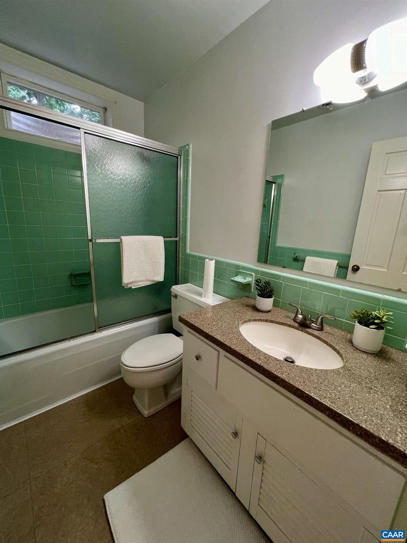 2515 NORTHFIELD RD, CHARLOTTESVILLE, Virginia 22901, 4 Bedrooms Bedrooms, ,3 BathroomsBathrooms,Residential,For sale,2515 NORTHFIELD RD,665013 MLS # 665013