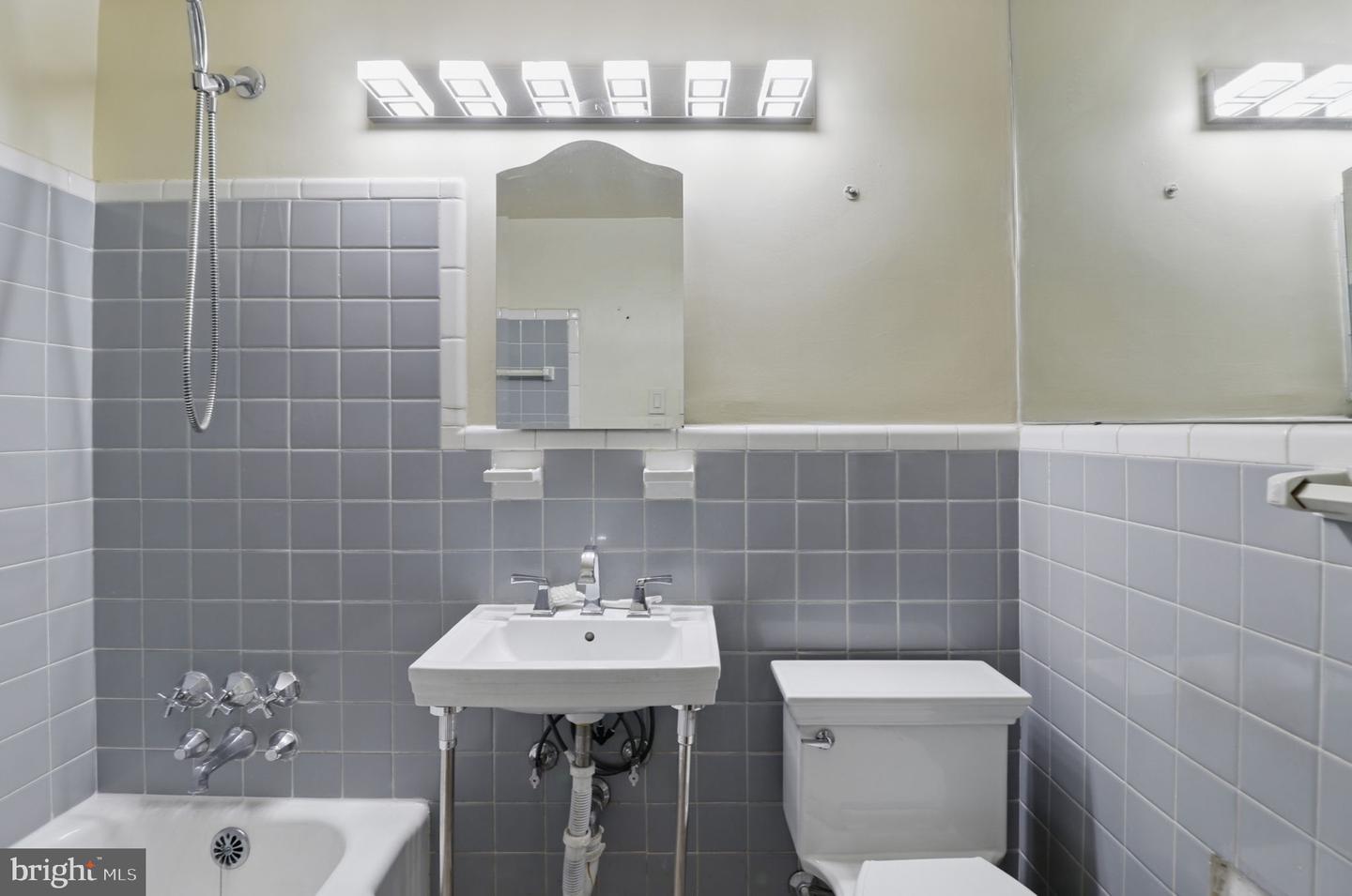 4200 CATHEDRAL AVE NW #317, WASHINGTON, District Of Columbia 20016, 2 Bedrooms Bedrooms, ,1 BathroomBathrooms,Residential,For sale,4200 CATHEDRAL AVE NW #317,DCDC2202728 MLS # DCDC2202728