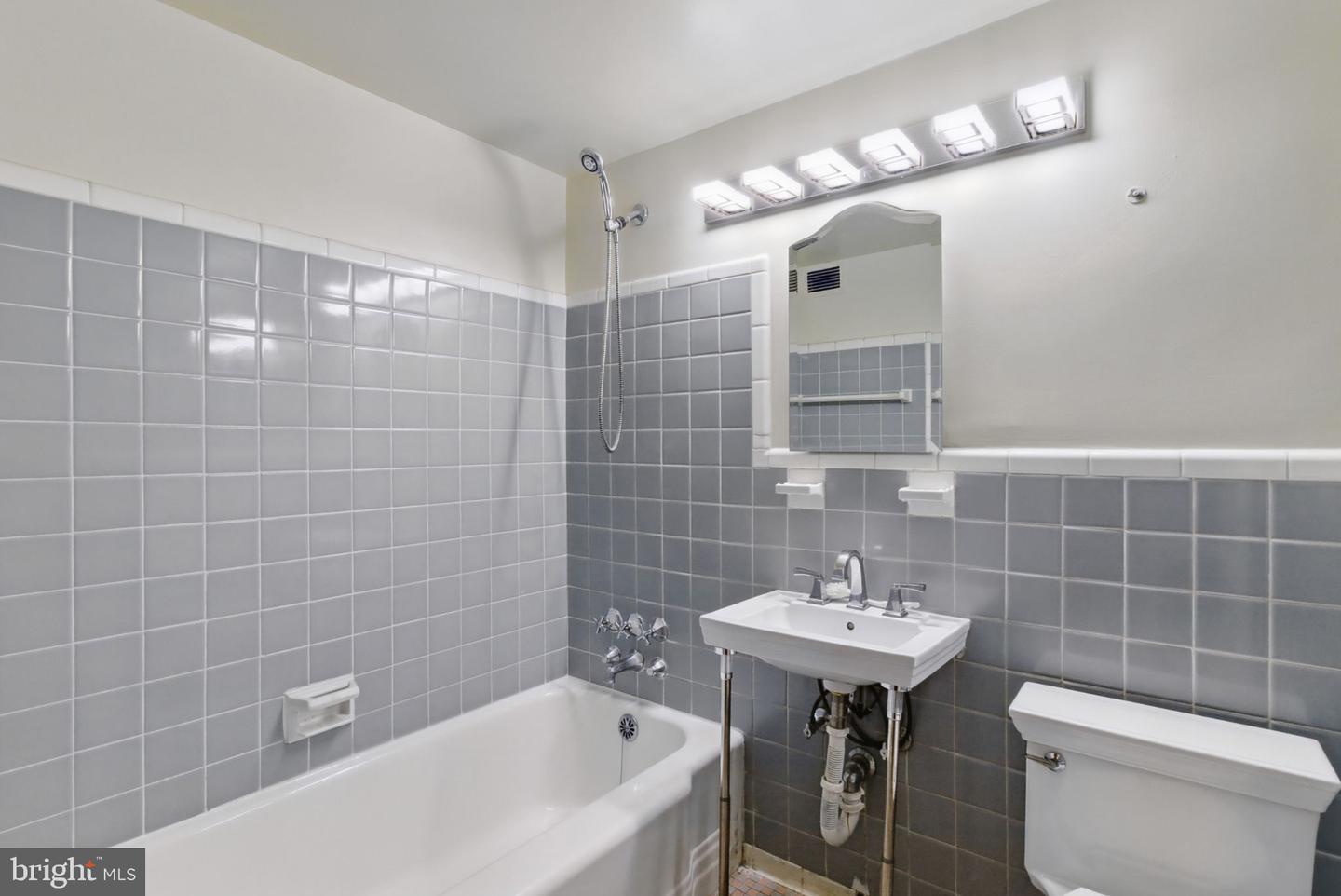4200 CATHEDRAL AVE NW #317, WASHINGTON, District Of Columbia 20016, 2 Bedrooms Bedrooms, ,1 BathroomBathrooms,Residential,For sale,4200 CATHEDRAL AVE NW #317,DCDC2202728 MLS # DCDC2202728