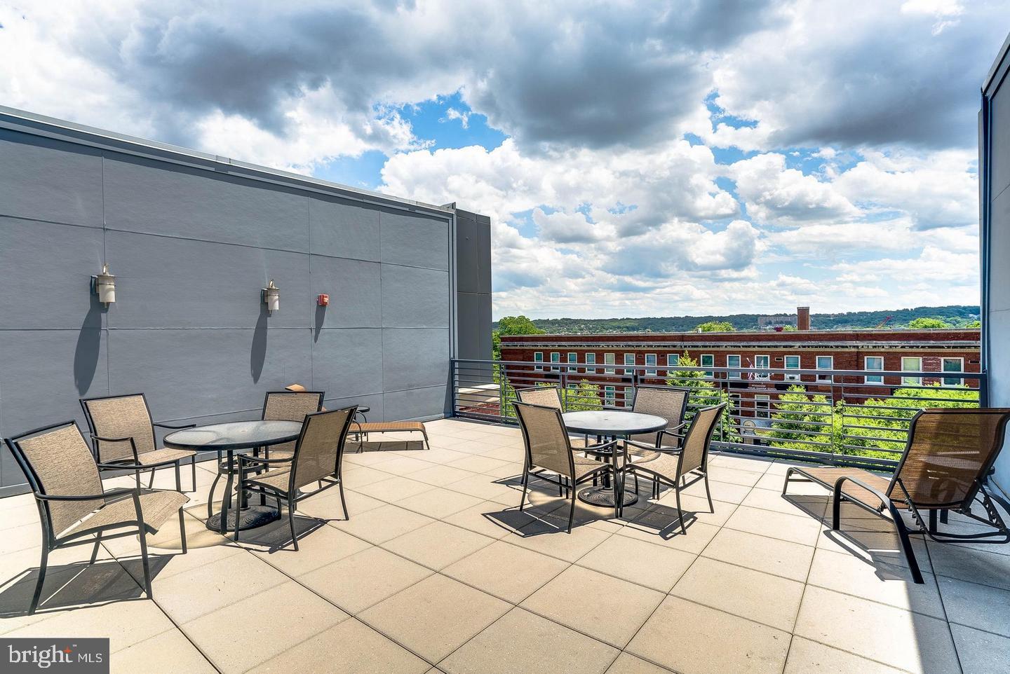 1391 PENNSYLVANIA AVE SE #471, WASHINGTON, District Of Columbia 20003, 2 Bedrooms Bedrooms, ,2 BathroomsBathrooms,Residential,For sale,1391 PENNSYLVANIA AVE SE #471,DCDC2202738 MLS # DCDC2202738