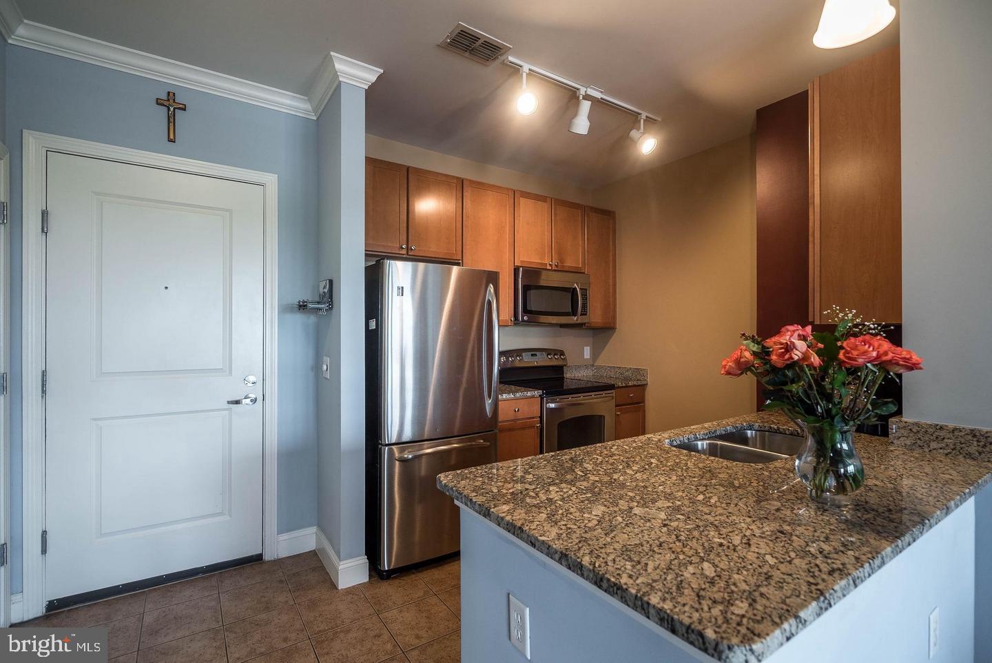 1391 PENNSYLVANIA AVE SE #471, WASHINGTON, District Of Columbia 20003, 2 Bedrooms Bedrooms, ,2 BathroomsBathrooms,Residential,For sale,1391 PENNSYLVANIA AVE SE #471,DCDC2202738 MLS # DCDC2202738