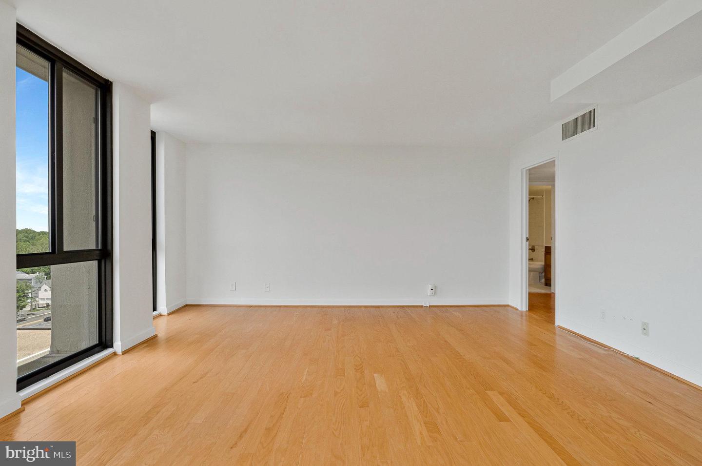 6800 FLEETWOOD RD #1219, MCLEAN, Virginia 22101, 1 Bedroom Bedrooms, ,1 BathroomBathrooms,Residential,For sale,6800 FLEETWOOD RD #1219,VAFX2243608 MLS # VAFX2243608