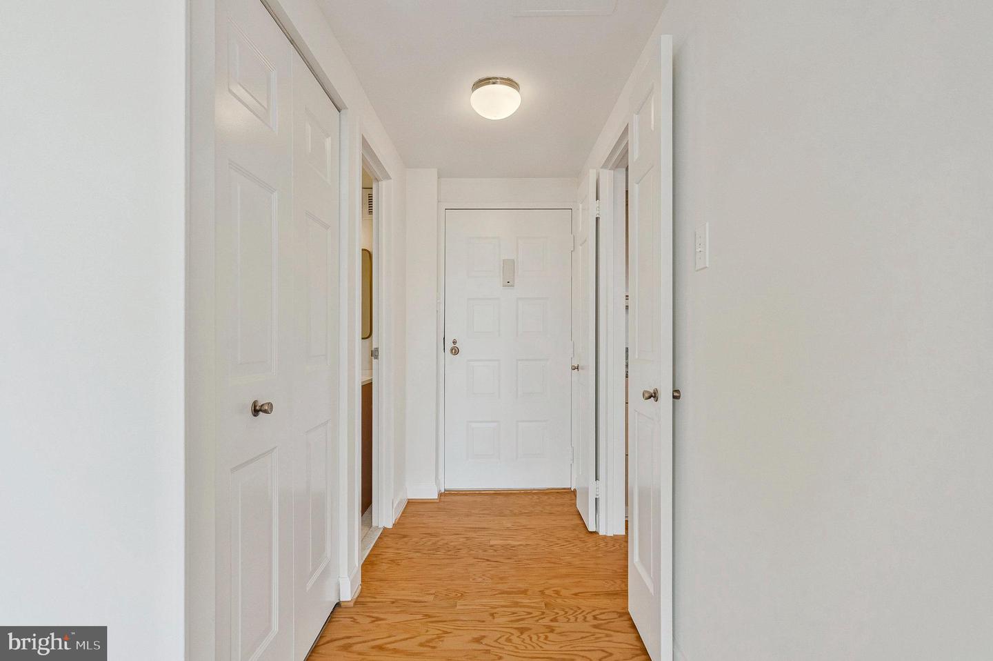 6800 FLEETWOOD RD #1219, MCLEAN, Virginia 22101, 1 Bedroom Bedrooms, ,1 BathroomBathrooms,Residential,For sale,6800 FLEETWOOD RD #1219,VAFX2243608 MLS # VAFX2243608