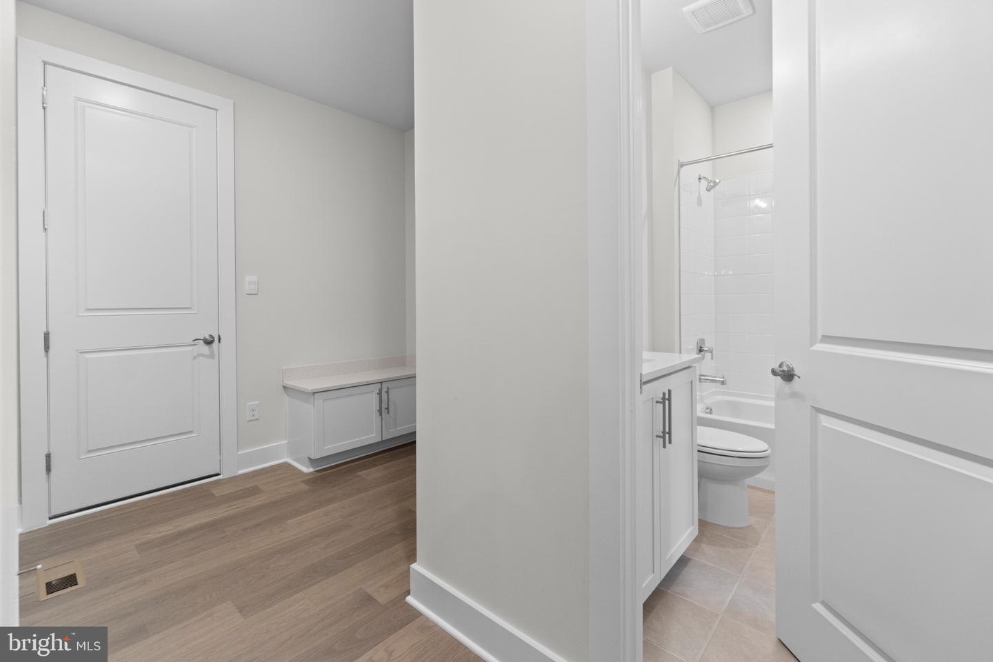 8281 COLLING MANOR CT, ALEXANDRIA, Virginia 22308, 6 Bedrooms Bedrooms, ,6 BathroomsBathrooms,Residential,For sale,8281 COLLING MANOR CT,VAFX2243610 MLS # VAFX2243610