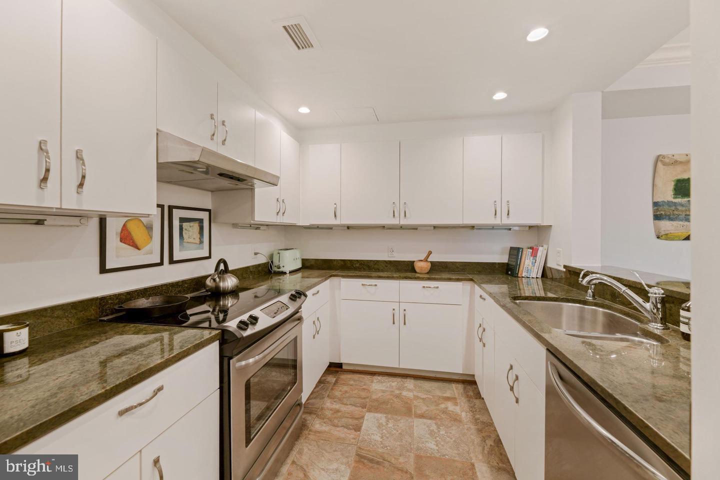 2301 N ST NW #717, WASHINGTON, District Of Columbia 20037, 2 Bedrooms Bedrooms, ,2 BathroomsBathrooms,Residential,For sale,2301 N ST NW #717,DCDC2202752 MLS # DCDC2202752