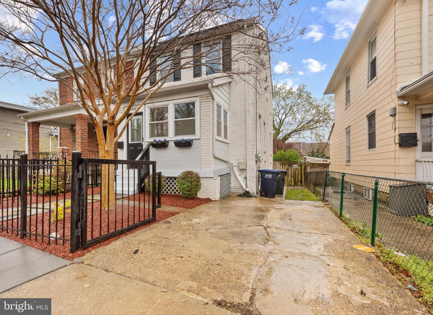 2802 BRUCE PL SE, WASHINGTON, District Of Columbia 20020, 3 Bedrooms Bedrooms, ,2 BathroomsBathrooms,Residential,For sale,2802 BRUCE PL SE,DCDC2202784 MLS # DCDC2202784