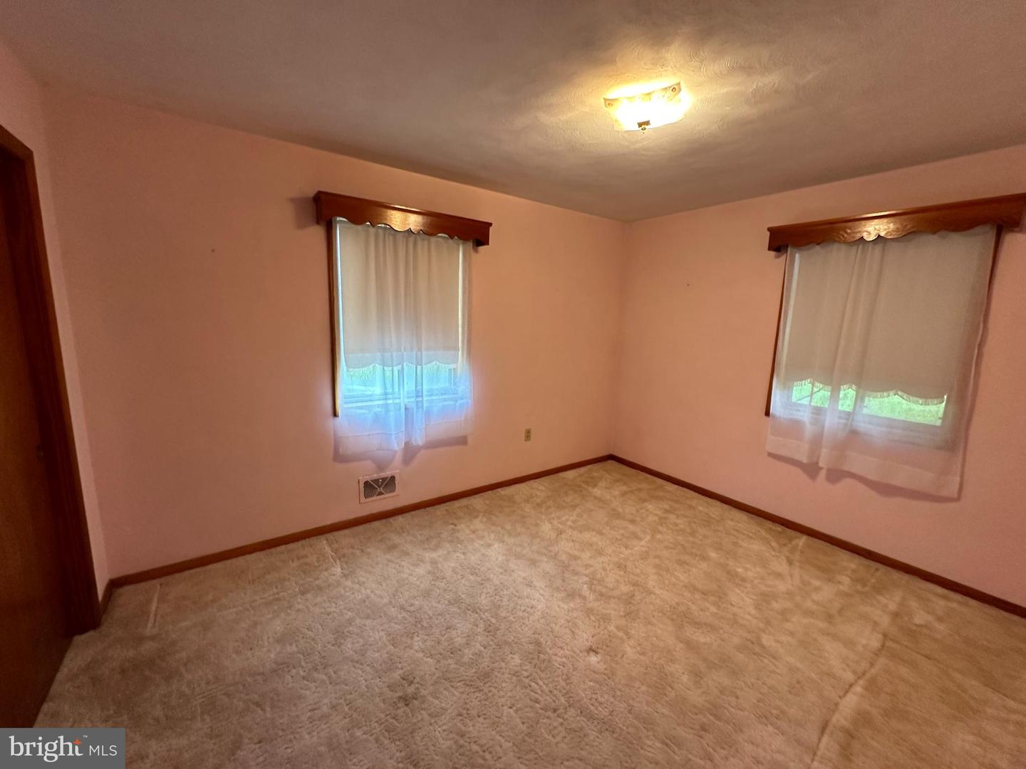 228 FAIRVIEW RD, LURAY, Virginia 22835, 3 Bedrooms Bedrooms, ,1 BathroomBathrooms,Residential,For sale,228 FAIRVIEW RD,VAPA2003594 MLS # VAPA2003594