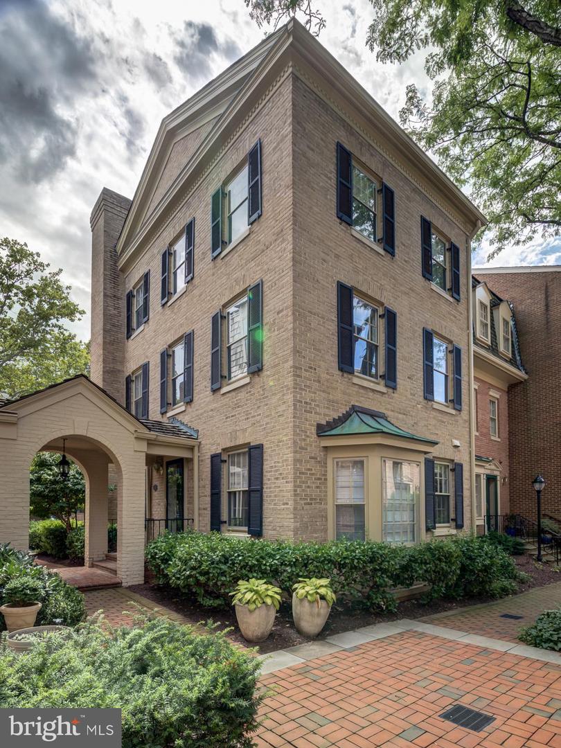 4354 WESTOVER PL NW, WASHINGTON, District Of Columbia 20016, 3 Bedrooms Bedrooms, ,4 BathroomsBathrooms,Residential,For sale,4354 WESTOVER PL NW,DCDC2180886 MLS # DCDC2180886
