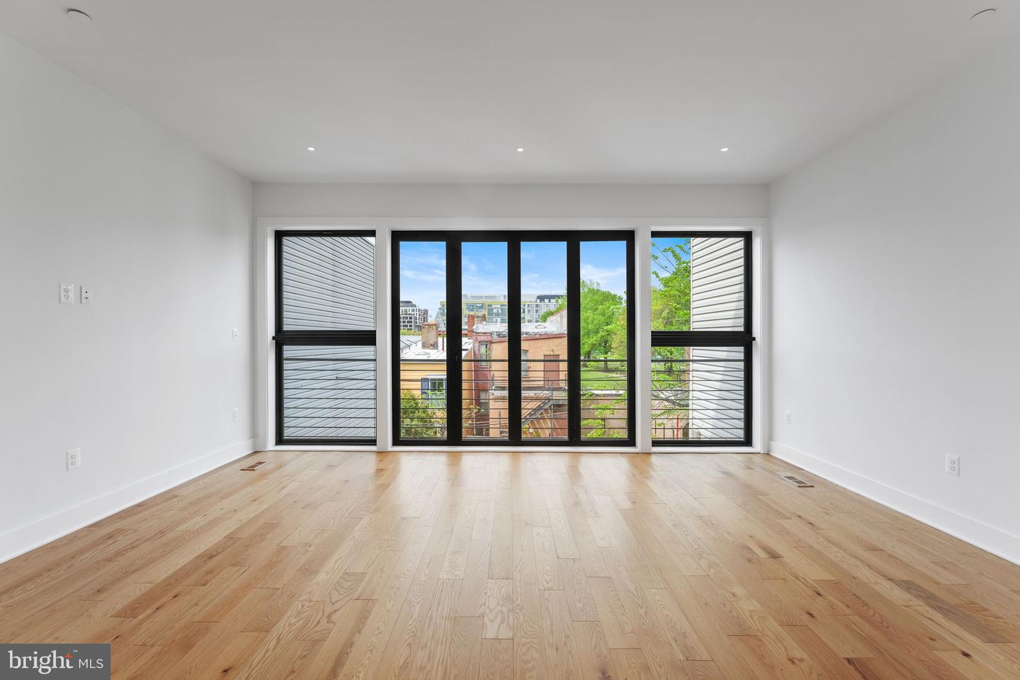 1414 5TH ST NW #B, WASHINGTON, District Of Columbia 20001, 3 Bedrooms Bedrooms, ,3 BathroomsBathrooms,Residential,For sale,1414 5TH ST NW #B,DCDC2186828 MLS # DCDC2186828