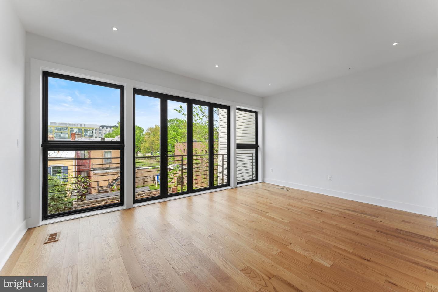 1414 5TH ST NW #B, WASHINGTON, District Of Columbia 20001, 3 Bedrooms Bedrooms, ,3 BathroomsBathrooms,Residential,For sale,1414 5TH ST NW #B,DCDC2186828 MLS # DCDC2186828