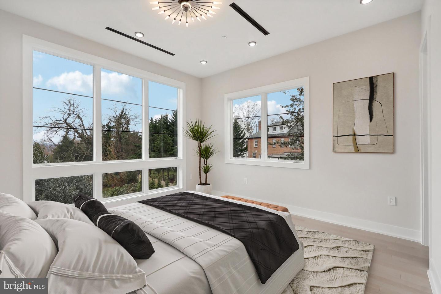 4920 LOUGHBORO RD NW, WASHINGTON, District Of Columbia 20016, 7 Bedrooms Bedrooms, ,8 BathroomsBathrooms,Residential,For sale,4920 LOUGHBORO RD NW,DCDC2187952 MLS # DCDC2187952
