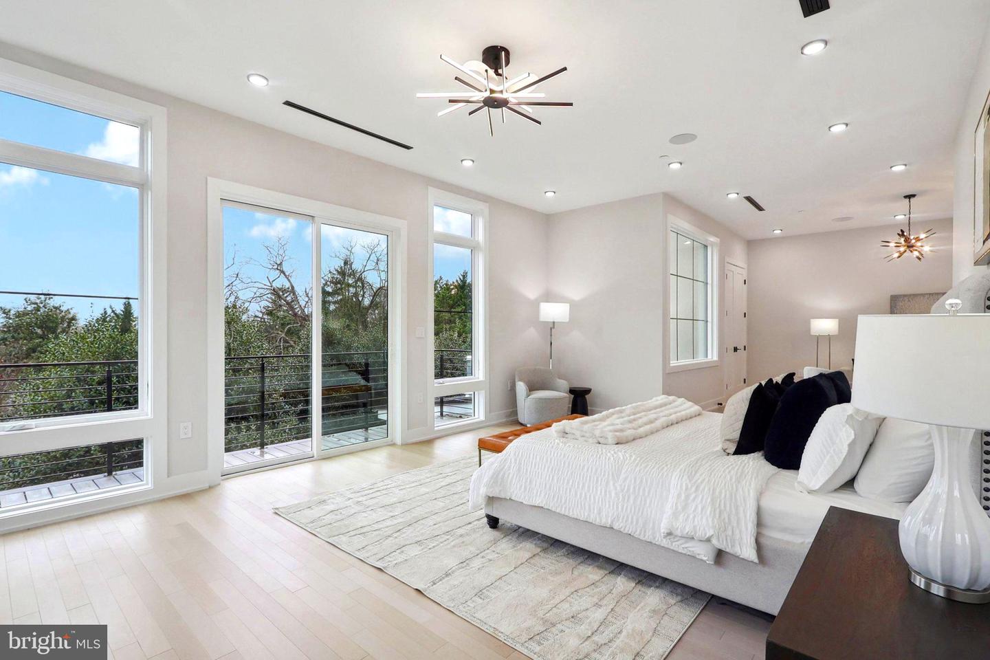 4920 LOUGHBORO RD NW, WASHINGTON, District Of Columbia 20016, 7 Bedrooms Bedrooms, ,8 BathroomsBathrooms,Residential,For sale,4920 LOUGHBORO RD NW,DCDC2187952 MLS # DCDC2187952