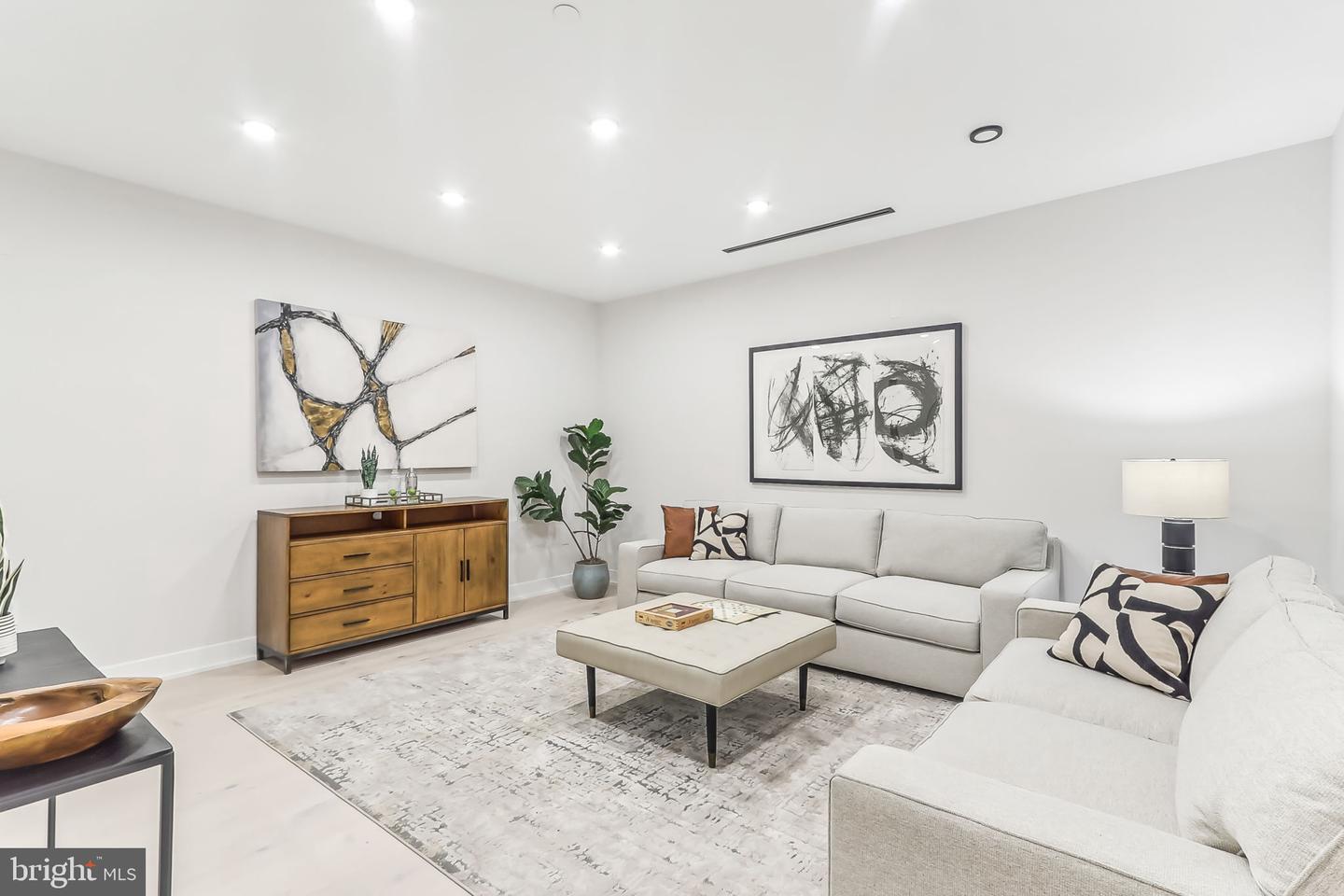 4920 LOUGHBORO RD NW, WASHINGTON, District Of Columbia 20016, 7 Bedrooms Bedrooms, ,8 BathroomsBathrooms,Residential,For sale,4920 LOUGHBORO RD NW,DCDC2187952 MLS # DCDC2187952