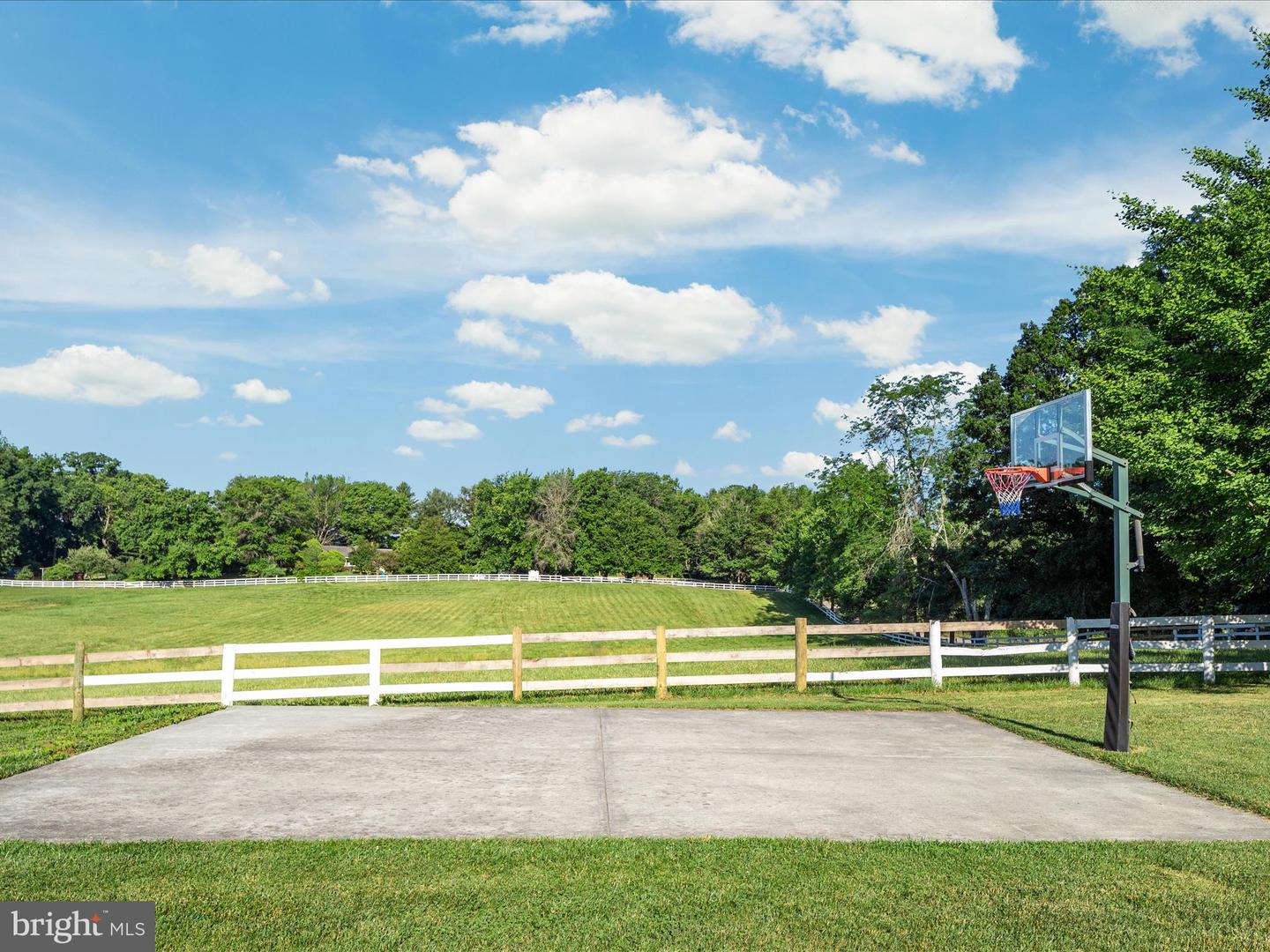 36823 SHOEMAKER SCHOOL RD, PURCELLVILLE, Virginia 20132, 5 Bedrooms Bedrooms, ,3 BathroomsBathrooms,Residential,For sale,36823 SHOEMAKER SCHOOL RD,VALO2092696 MLS # VALO2092696