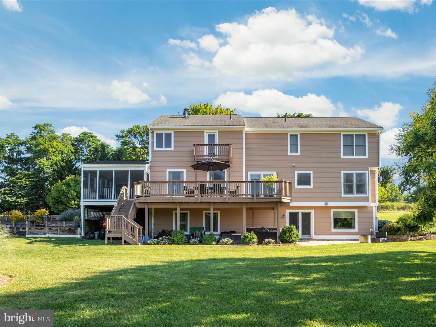 36823 SHOEMAKER SCHOOL RD, PURCELLVILLE, Virginia 20132, 5 Bedrooms Bedrooms, ,3 BathroomsBathrooms,Residential,For sale,36823 SHOEMAKER SCHOOL RD,VALO2092696 MLS # VALO2092696