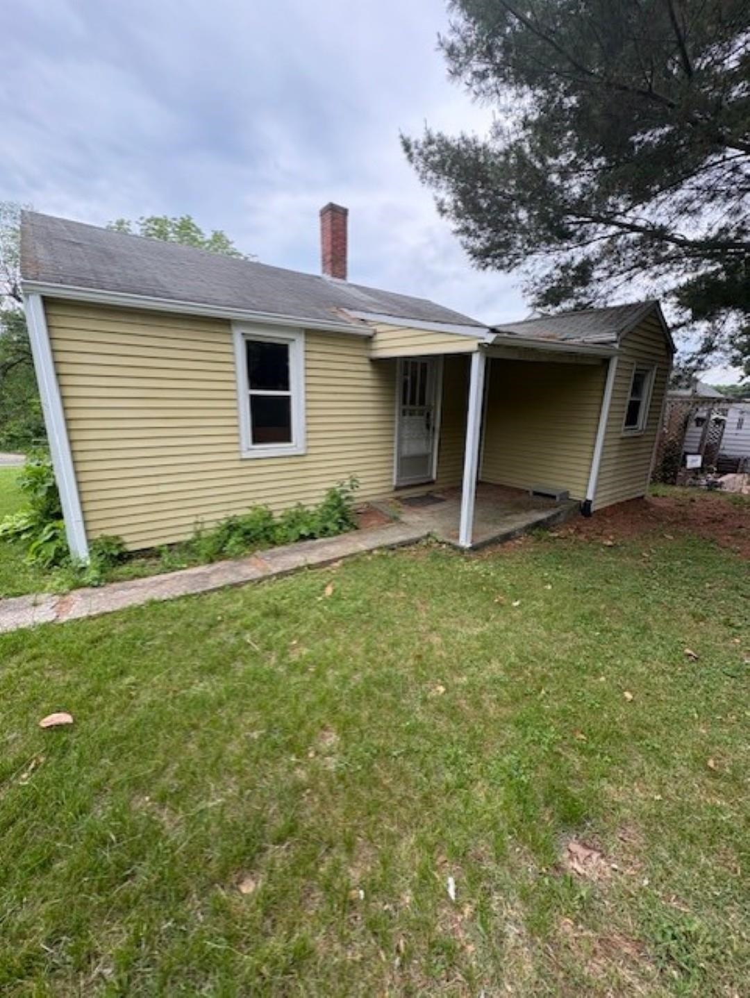 106 GRUBERT AVE, STAUNTON, Virginia 24401, 2 Bedrooms Bedrooms, ,1 BathroomBathrooms,Residential,106 GRUBERT AVE,665024 MLS # 665024