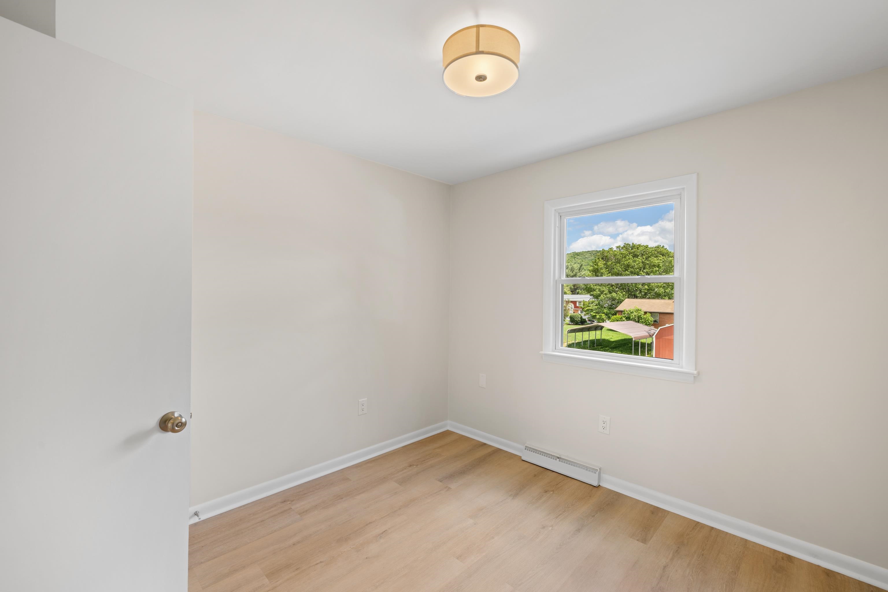96 FEATHERSTONE DR, LYNDHURST, Virginia 22952, 3 Bedrooms Bedrooms, ,2 BathroomsBathrooms,Residential,96 FEATHERSTONE DR,665046 MLS # 665046