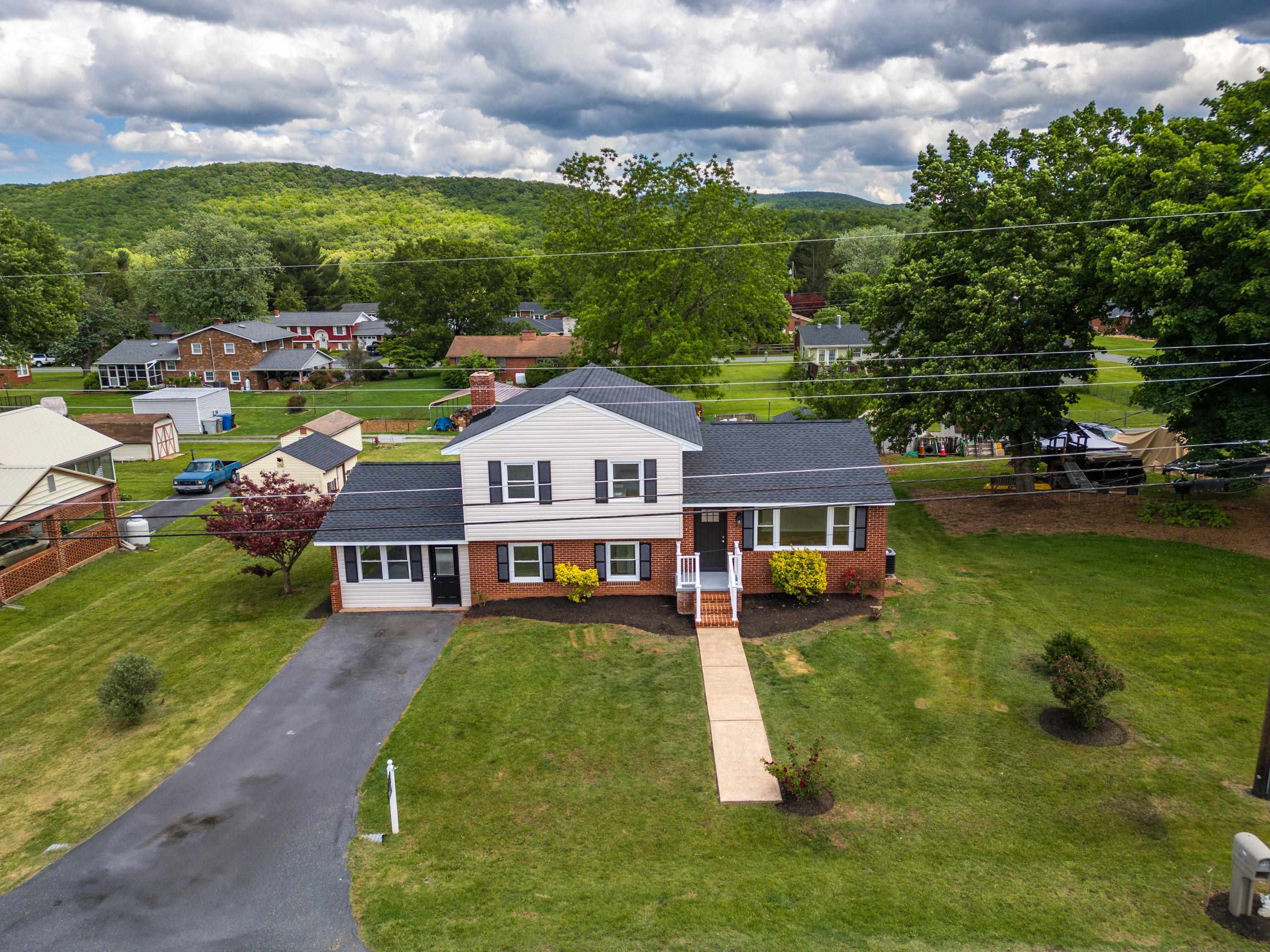 96 FEATHERSTONE DR, LYNDHURST, Virginia 22952, 3 Bedrooms Bedrooms, ,2 BathroomsBathrooms,Residential,96 FEATHERSTONE DR,665046 MLS # 665046