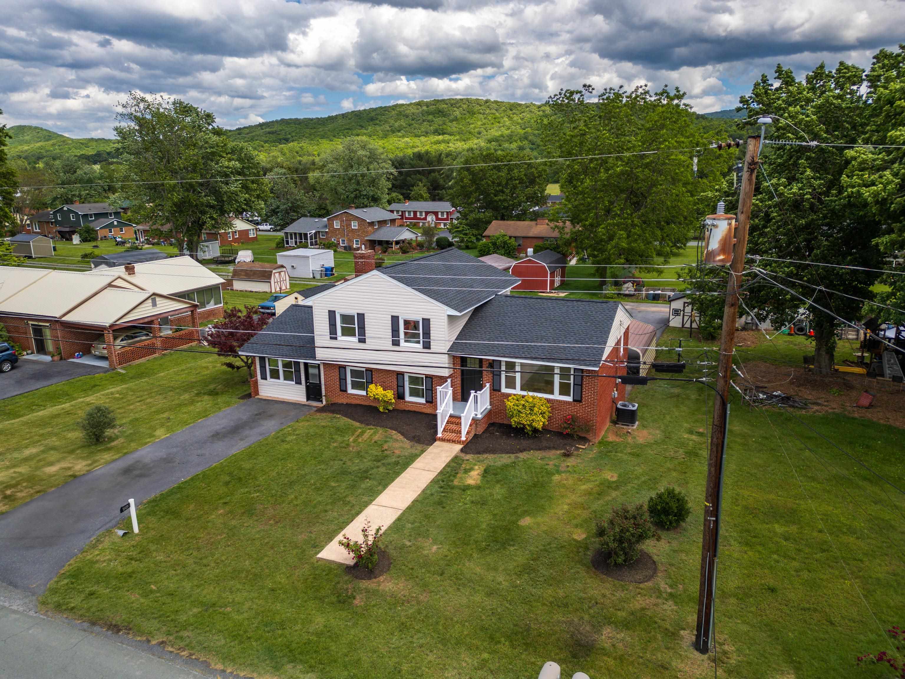 96 FEATHERSTONE DR, LYNDHURST, Virginia 22952, 3 Bedrooms Bedrooms, ,2 BathroomsBathrooms,Residential,96 FEATHERSTONE DR,665046 MLS # 665046