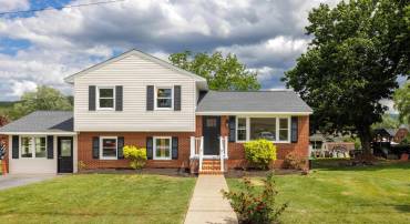 96 FEATHERSTONE DR, LYNDHURST, Virginia 22952, 3 Bedrooms Bedrooms, ,2 BathroomsBathrooms,Residential,96 FEATHERSTONE DR,665046 MLS # 665046