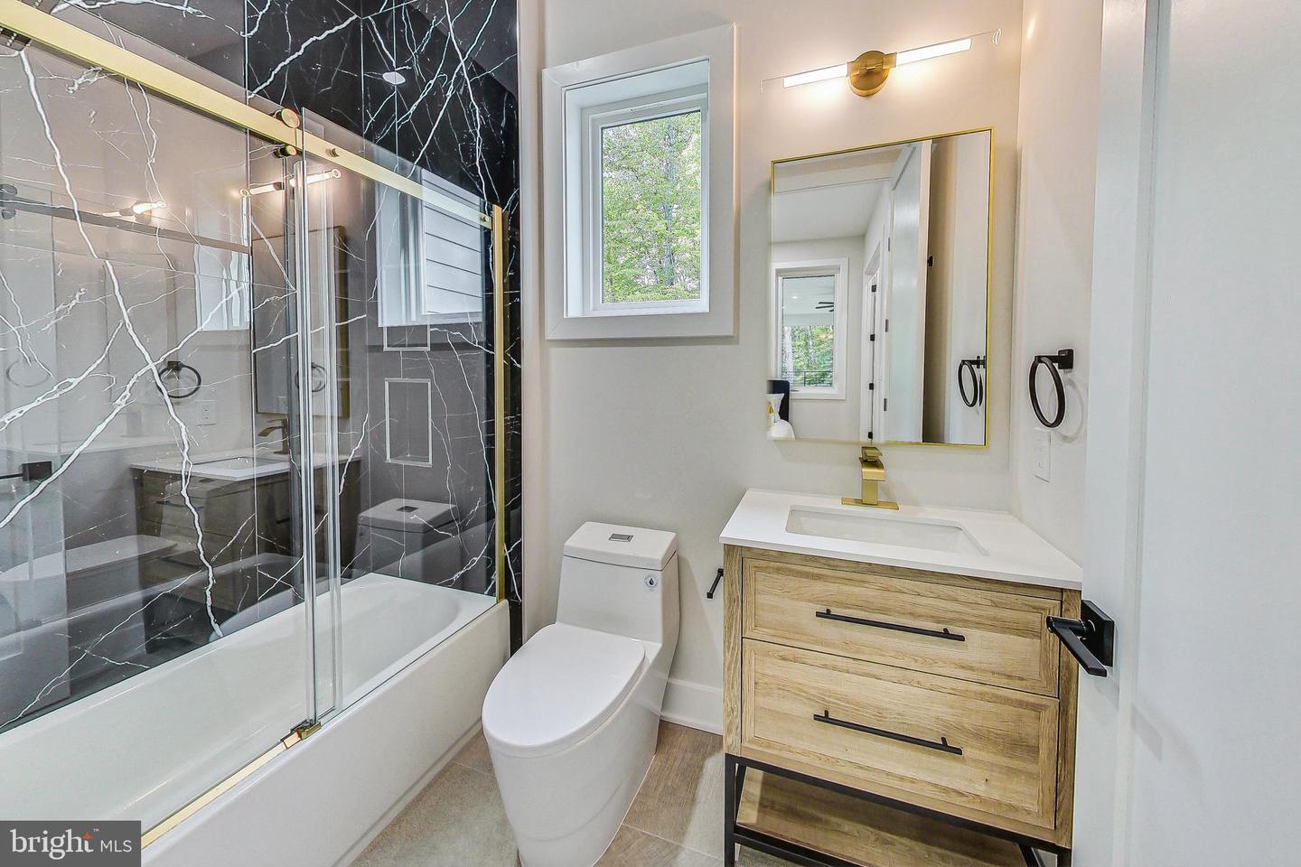6634 DAVIS FORD RD, MANASSAS, Virginia 20111, 6 Bedrooms Bedrooms, ,6 BathroomsBathrooms,Residential,For sale,6634 DAVIS FORD RD,VAPW2093368 MLS # VAPW2093368