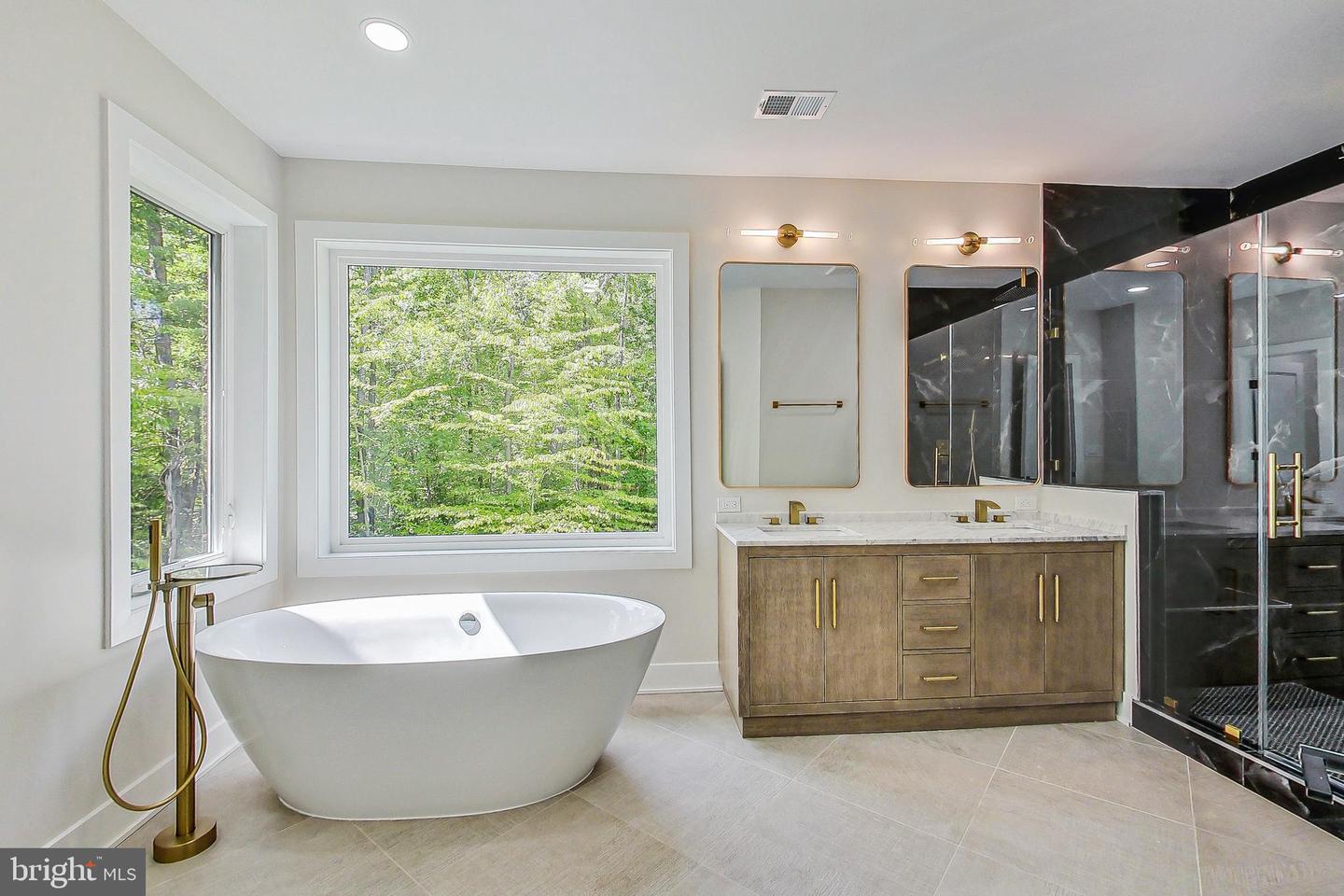 6634 DAVIS FORD RD, MANASSAS, Virginia 20111, 6 Bedrooms Bedrooms, ,6 BathroomsBathrooms,Residential,For sale,6634 DAVIS FORD RD,VAPW2093368 MLS # VAPW2093368