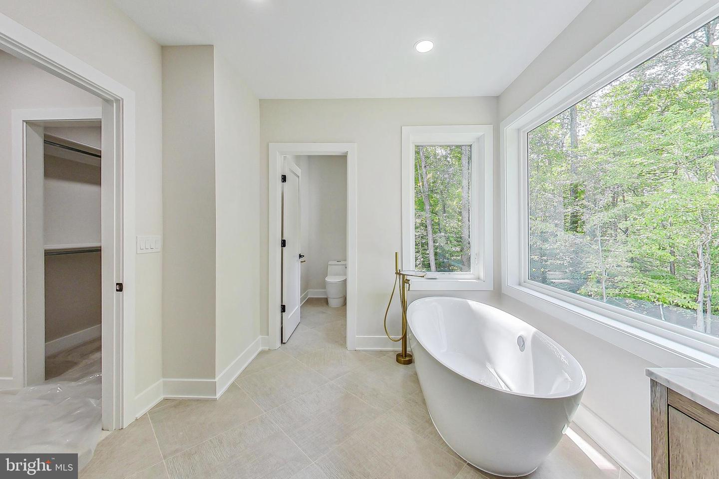 6634 DAVIS FORD RD, MANASSAS, Virginia 20111, 6 Bedrooms Bedrooms, ,6 BathroomsBathrooms,Residential,For sale,6634 DAVIS FORD RD,VAPW2093368 MLS # VAPW2093368