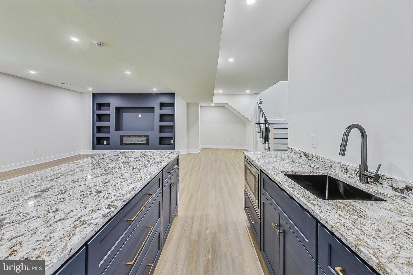 6634 DAVIS FORD RD, MANASSAS, Virginia 20111, 6 Bedrooms Bedrooms, ,6 BathroomsBathrooms,Residential,For sale,6634 DAVIS FORD RD,VAPW2093368 MLS # VAPW2093368