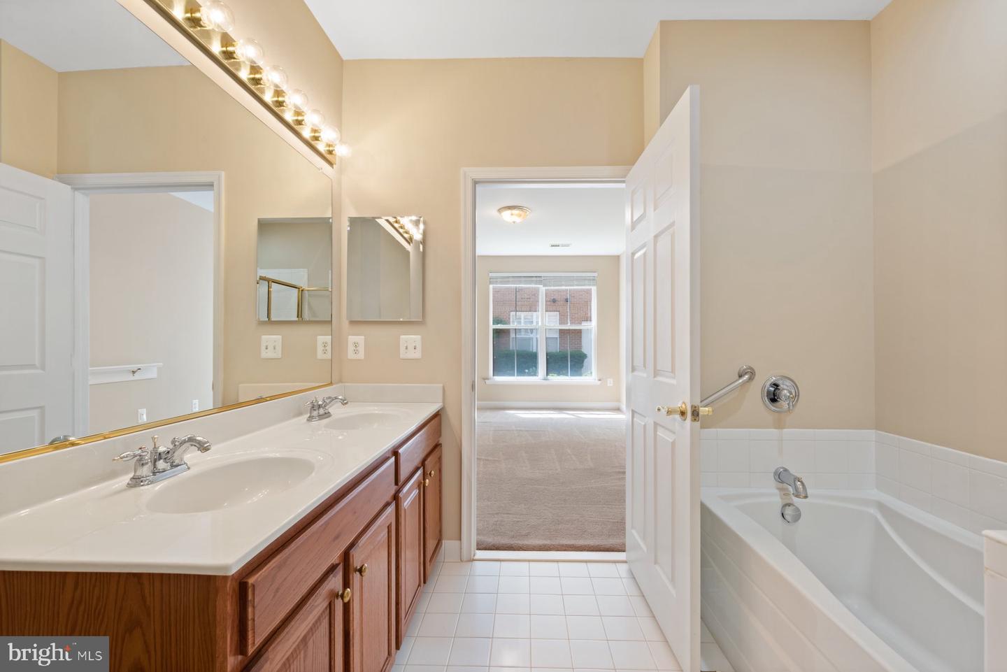 8600 LIBERTY TRL #102, MANASSAS, Virginia 20110, 1 Bedroom Bedrooms, 5 Rooms Rooms,1 BathroomBathrooms,Residential,For sale,8600 LIBERTY TRL #102,VAMN2008244 MLS # VAMN2008244
