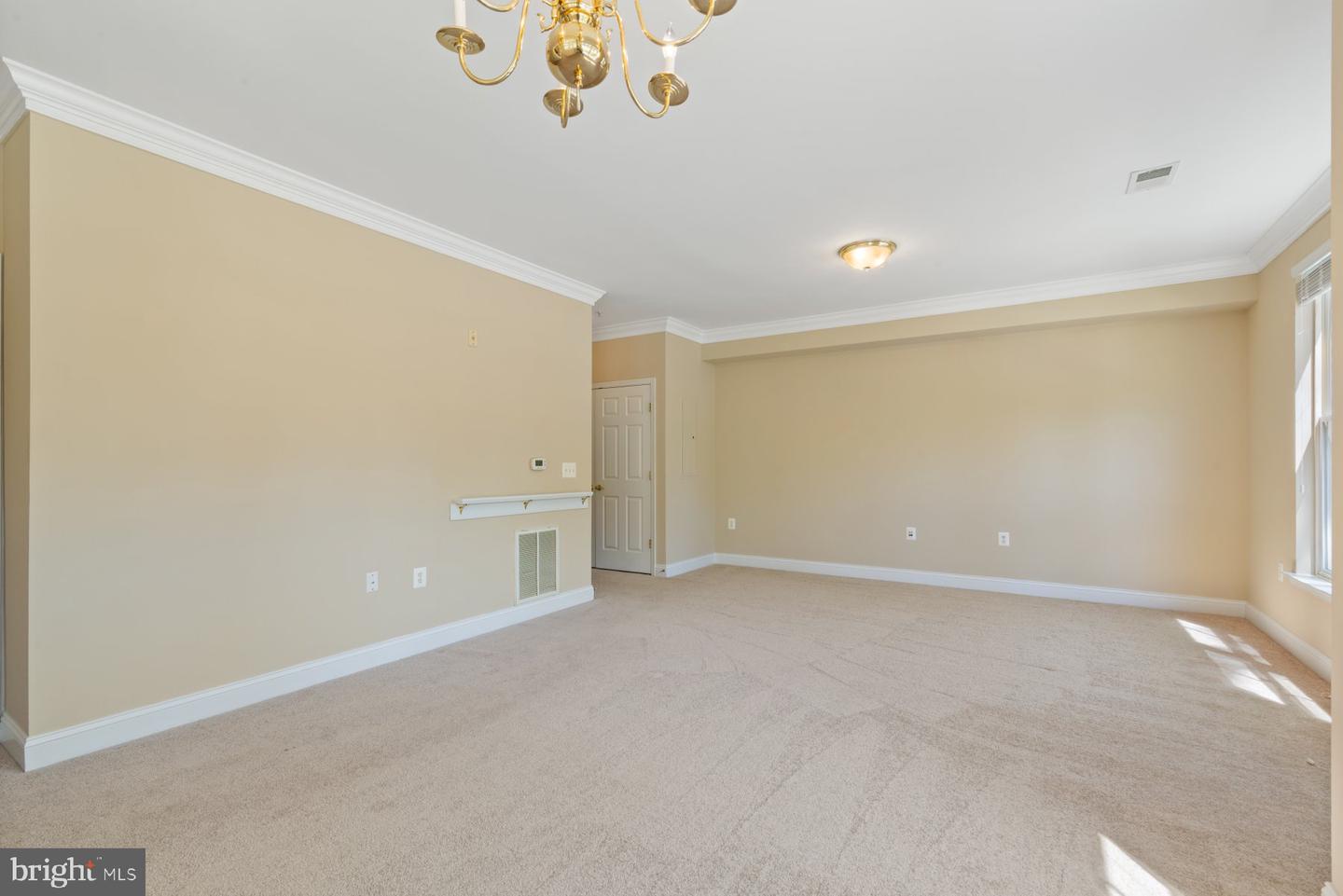8600 LIBERTY TRL #102, MANASSAS, Virginia 20110, 1 Bedroom Bedrooms, 5 Rooms Rooms,1 BathroomBathrooms,Residential,For sale,8600 LIBERTY TRL #102,VAMN2008244 MLS # VAMN2008244