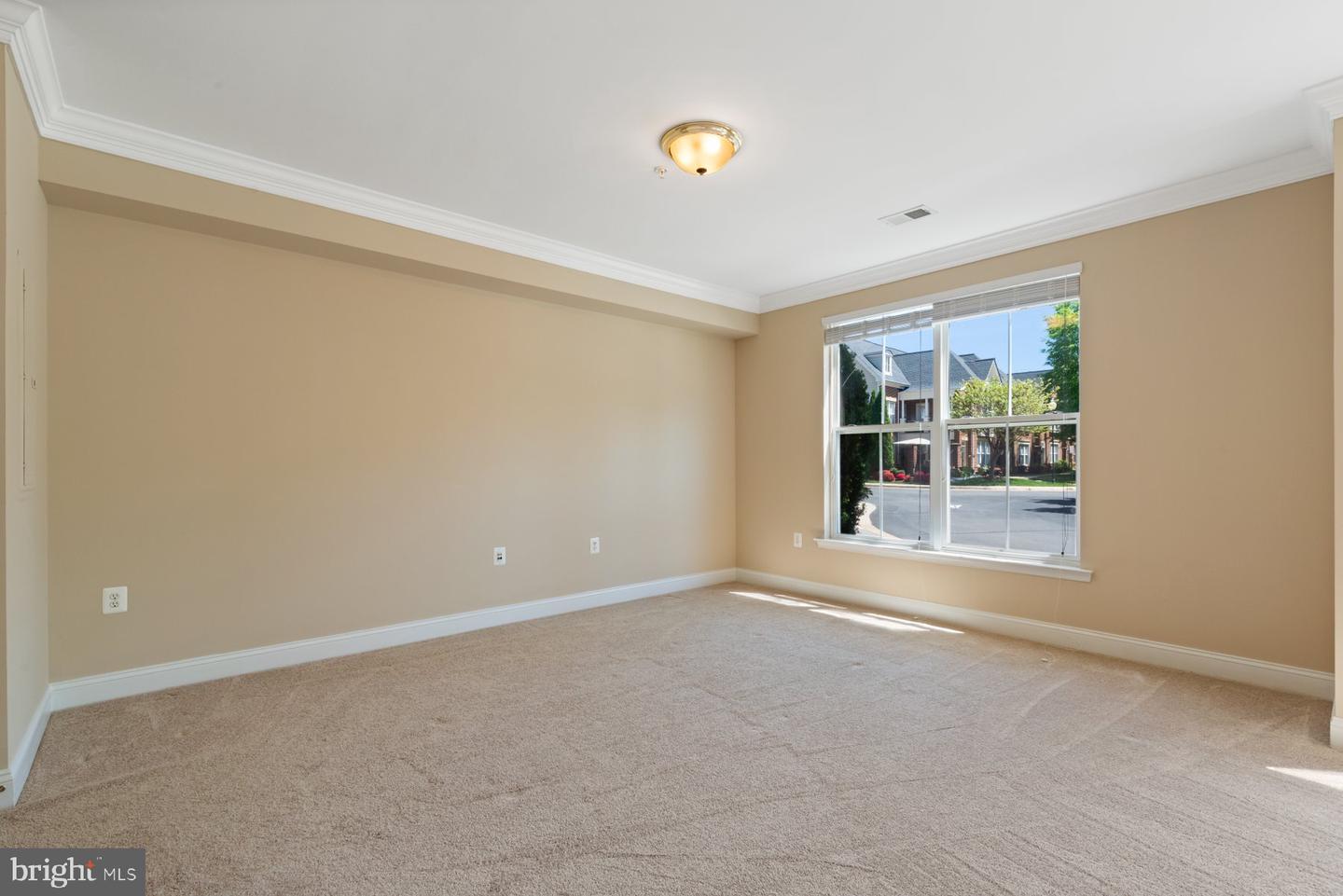 8600 LIBERTY TRL #102, MANASSAS, Virginia 20110, 1 Bedroom Bedrooms, 5 Rooms Rooms,1 BathroomBathrooms,Residential,For sale,8600 LIBERTY TRL #102,VAMN2008244 MLS # VAMN2008244