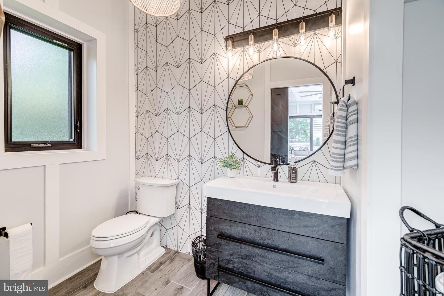 42667 TRAPPE ROCK CT, ASHBURN, Virginia 20148, 5 Bedrooms Bedrooms, ,4 BathroomsBathrooms,Residential,For sale,42667 TRAPPE ROCK CT,VALO2095784 MLS # VALO2095784